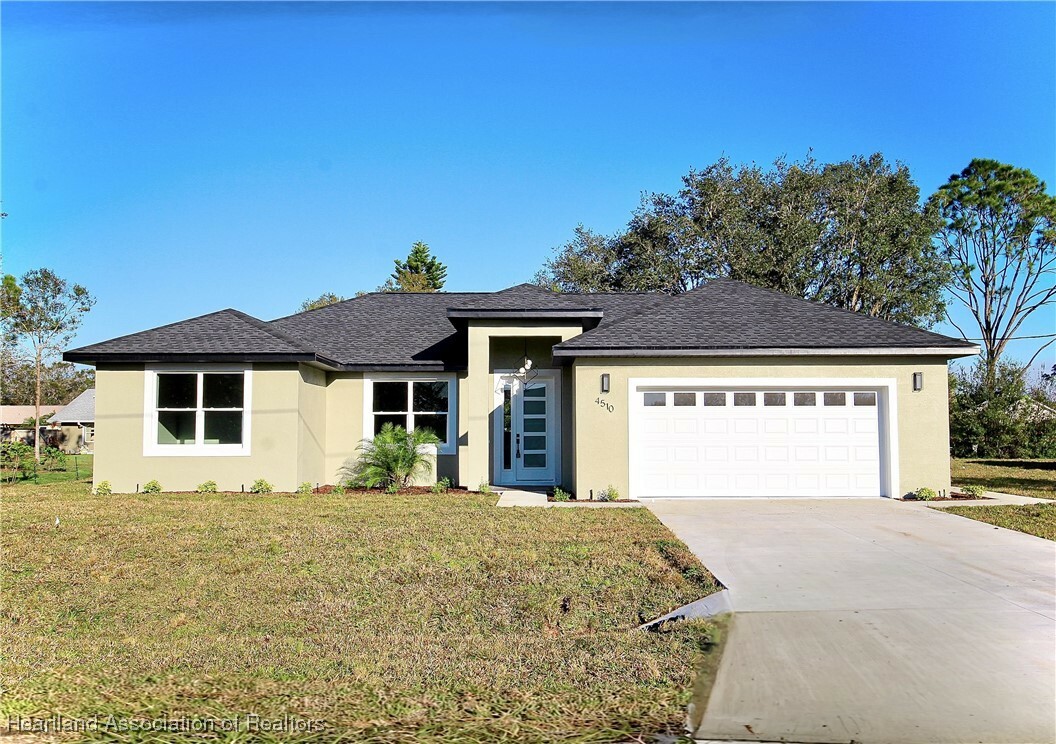 Property Photo:  4510 Boabadilla Avenue  FL 33872 