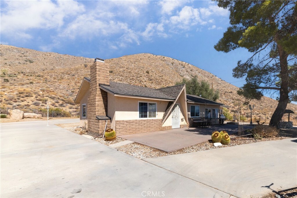 Property Photo:  48572 Park Avenue  CA 92256 