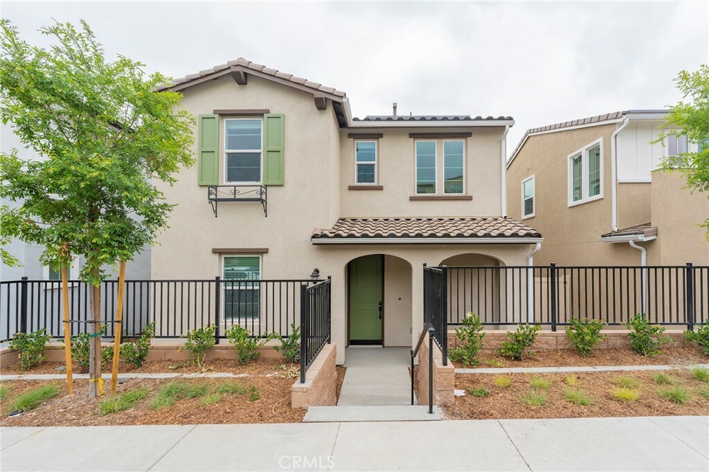 Property Photo:  4090 Summer Way  CA 92883 