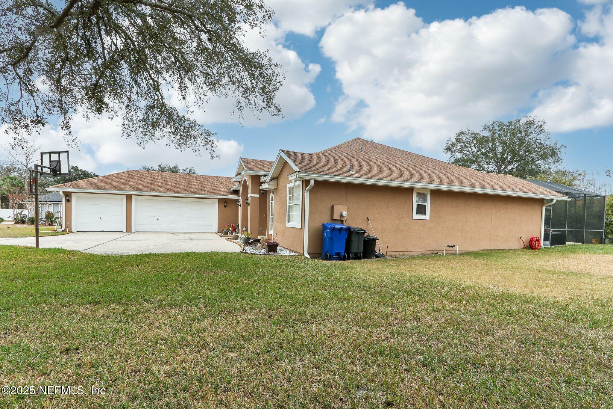 Property Photo:  1409 Starlight Court  FL 32259 