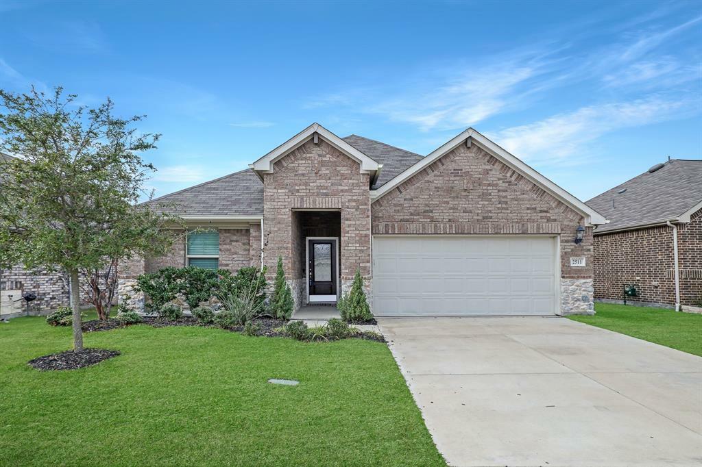 Property Photo: 2511 Real Quiet Drive TX 75126
