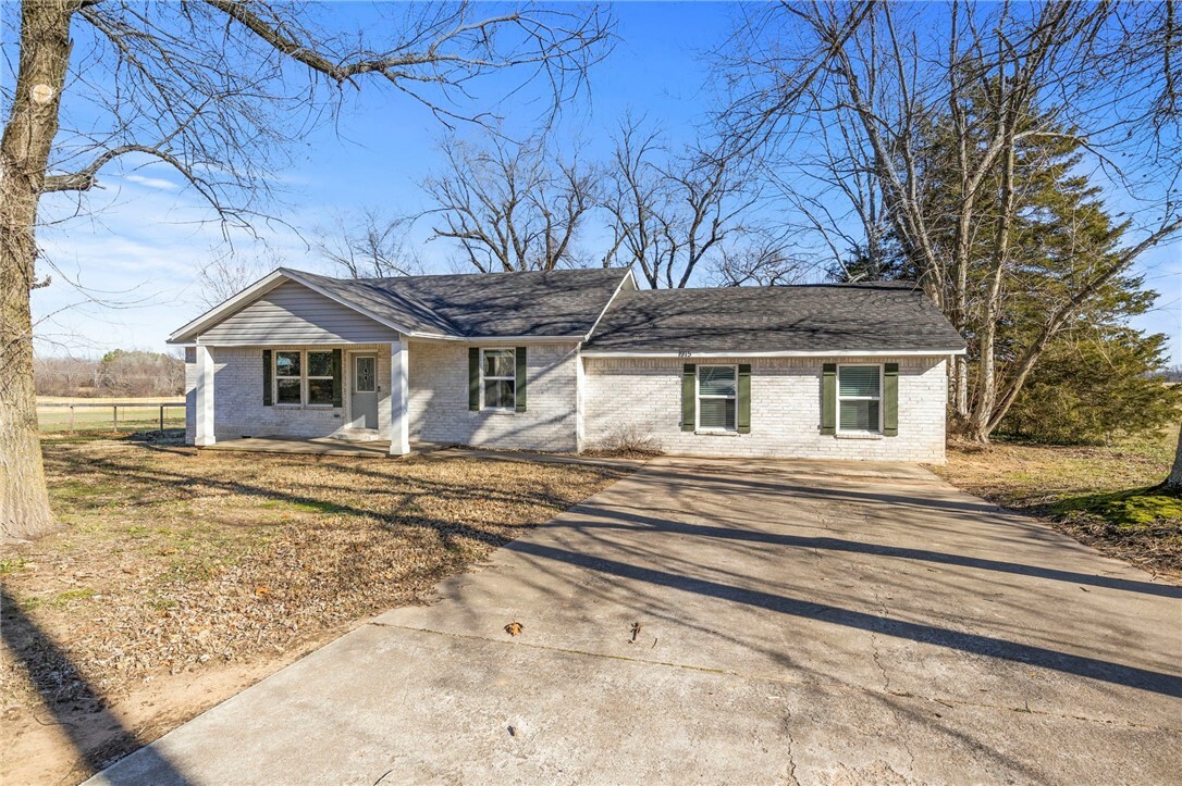 Property Photo:  1915 N Monitor Road  AR 72764 