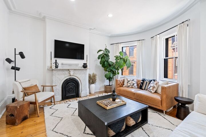 Property Photo:  2 Lawnwood Place 2  MA 02129 