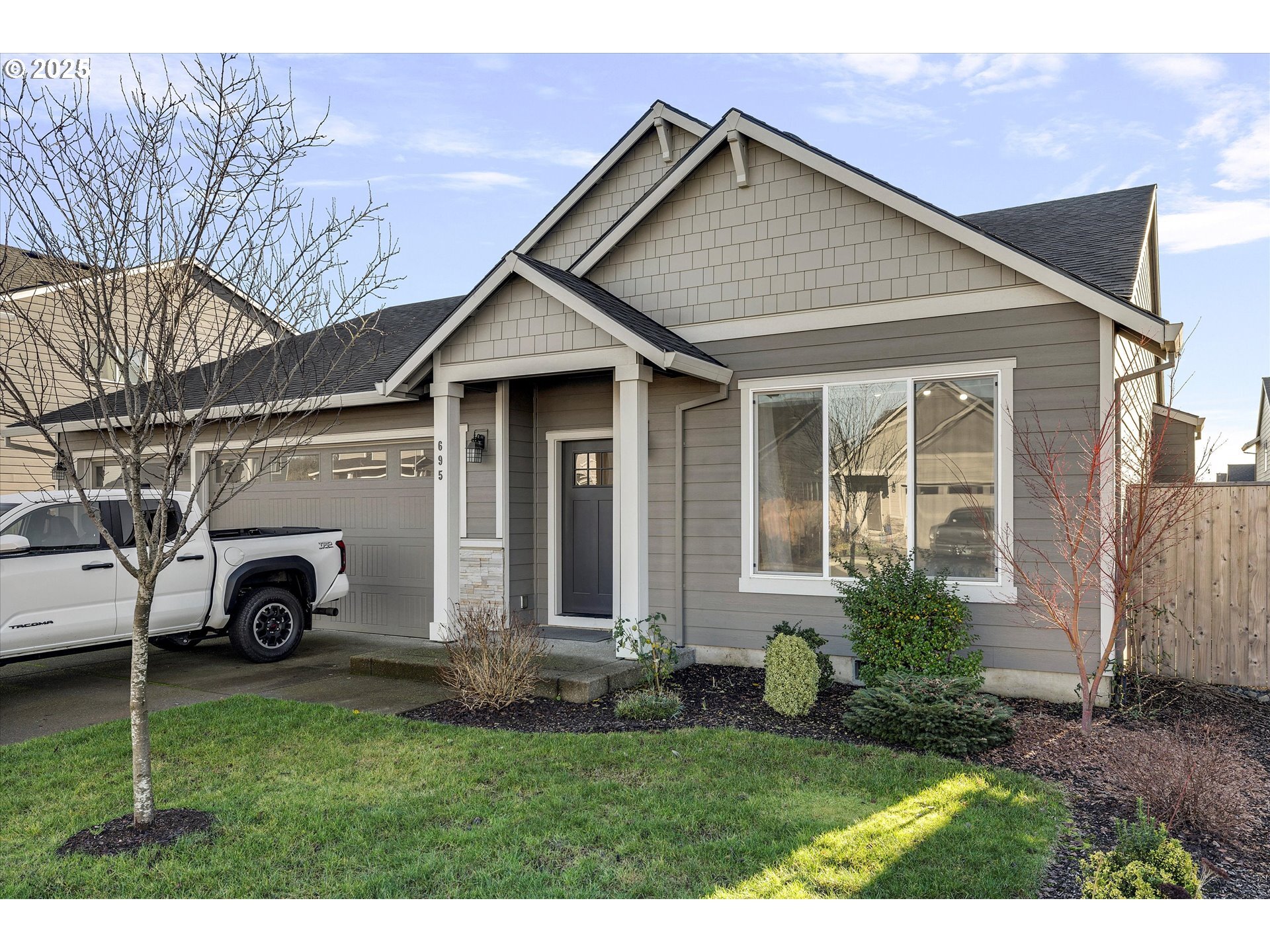 Property Photo: 695 N Fir Loop OR 97148