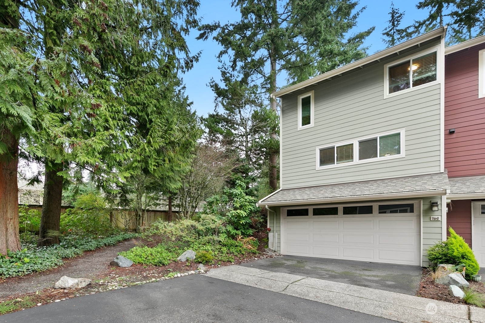 Property Photo:  762 N 161st Place 29  WA 98133 