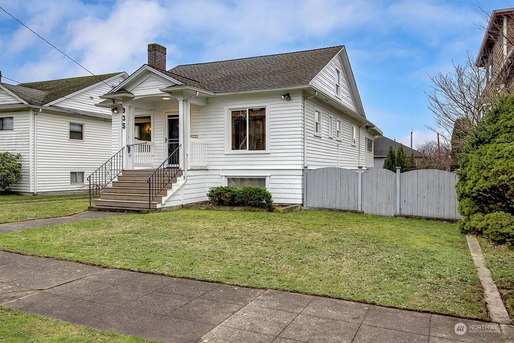 Property Photo:  935 NW 61st Street  WA 98107 