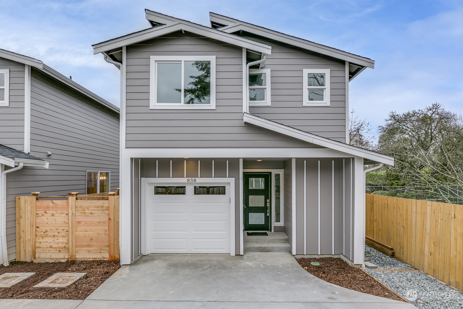 Property Photo:  858 SW 136th Street  WA 98166 