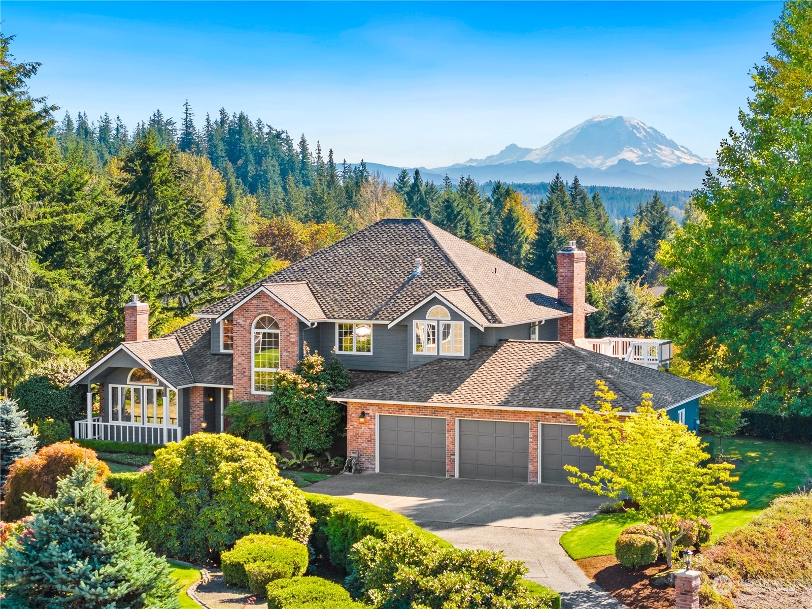 Property Photo: 22214 238th Place SE WA 98038