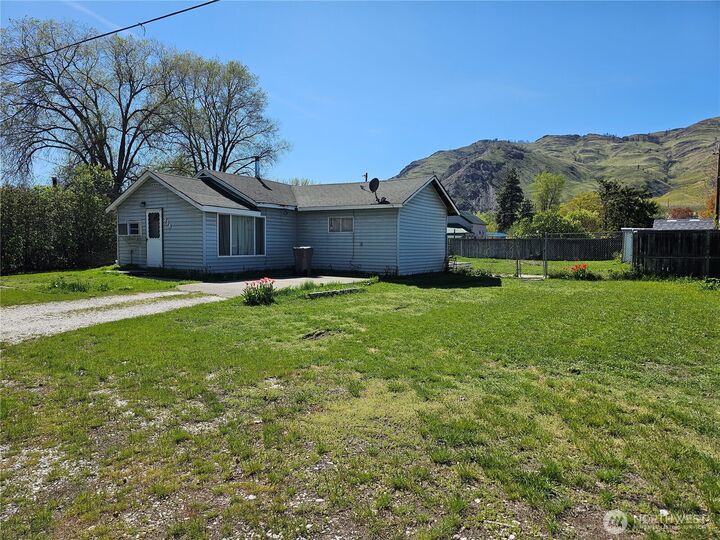 Property Photo:  214  Main Street  WA 98844 