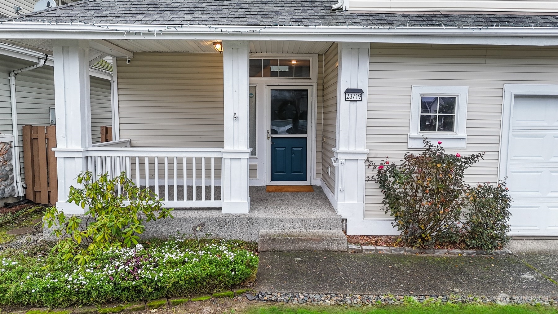 Property Photo:  23719  51st Avenue S 4  WA 98032 