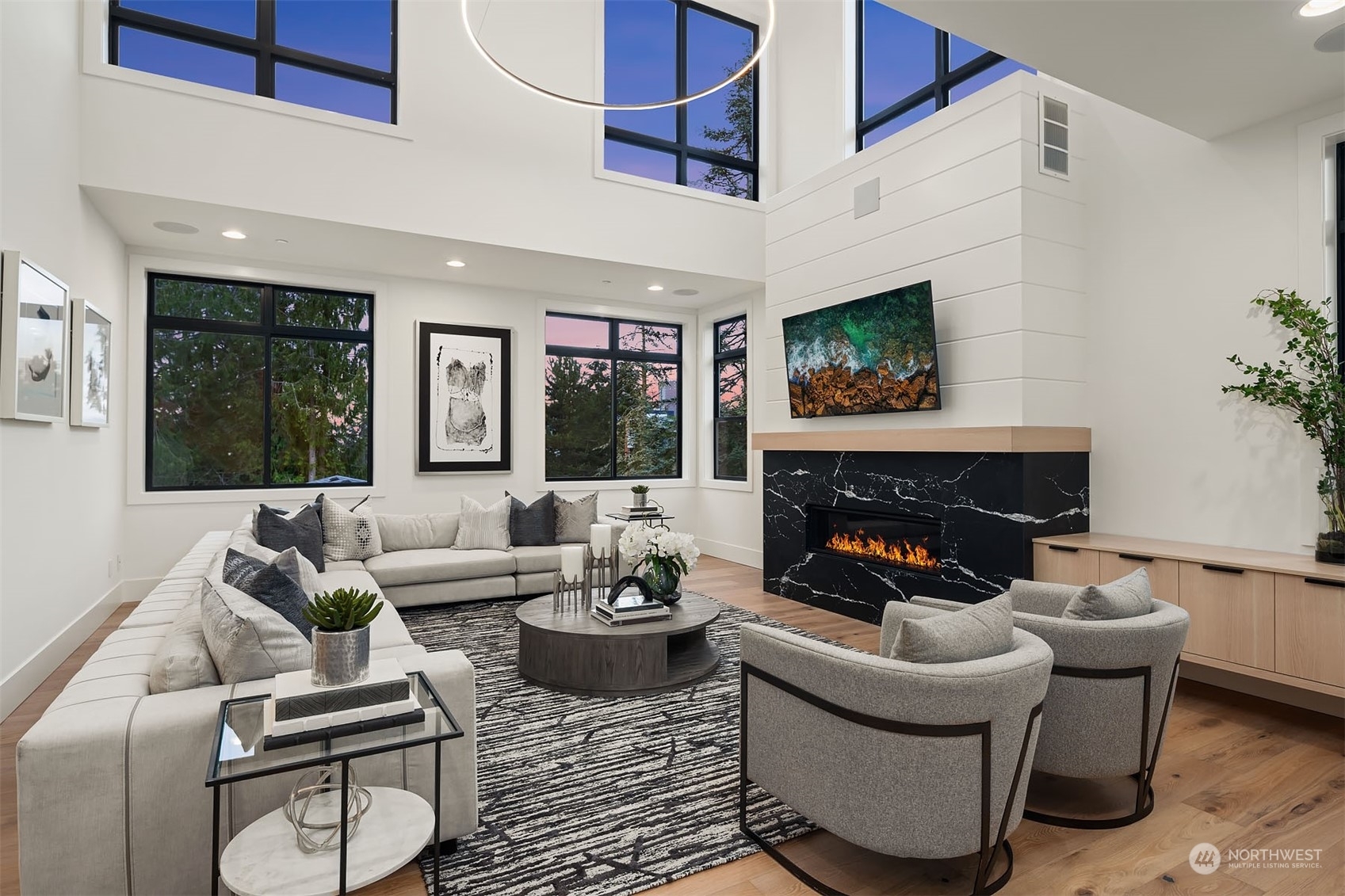 Property Photo: 825 101st Avenue SE WA 98004