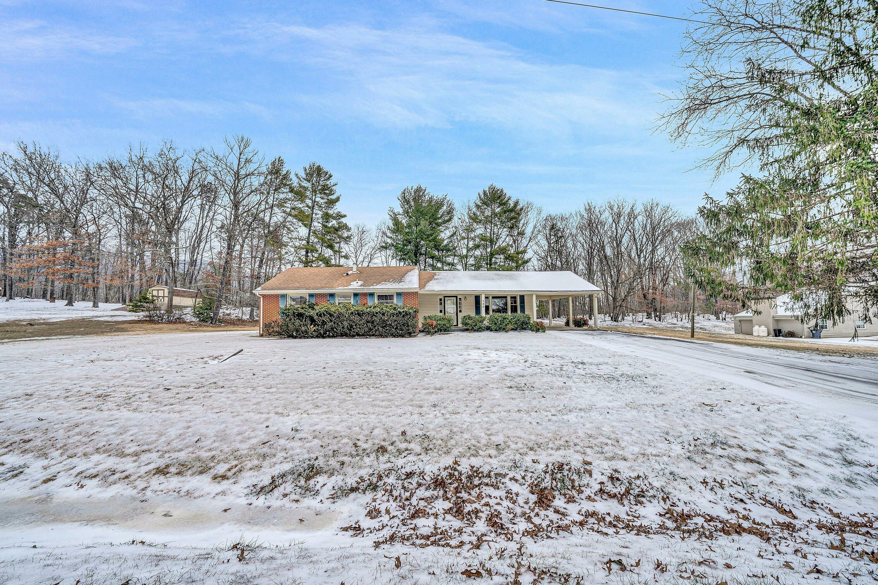 Property Photo:  500 Oak Dr  VA 24064 