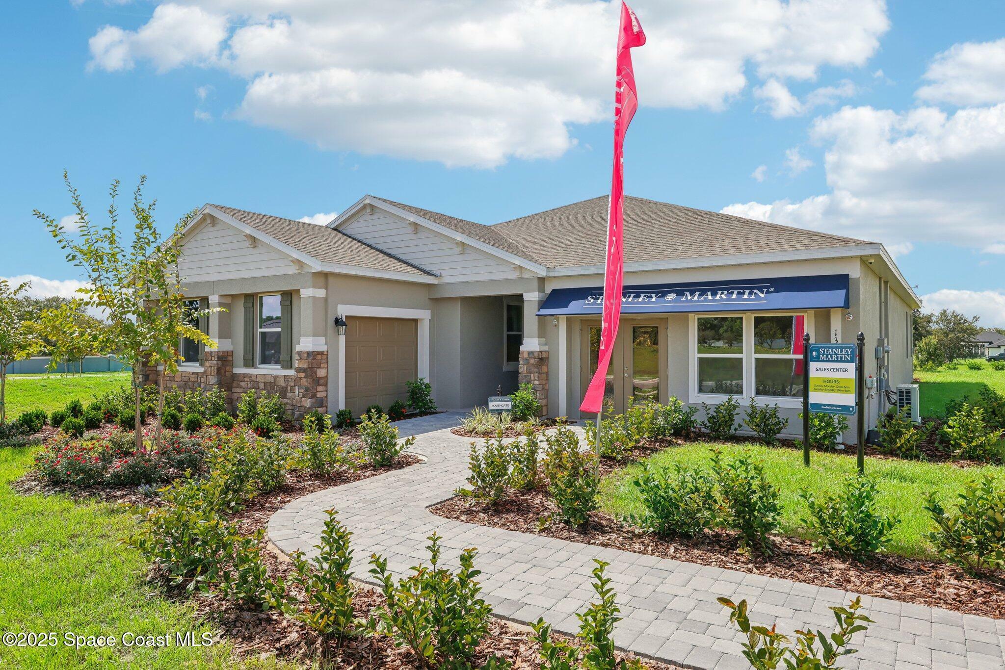 Property Photo: 291 Branchwood Place FL 32796
