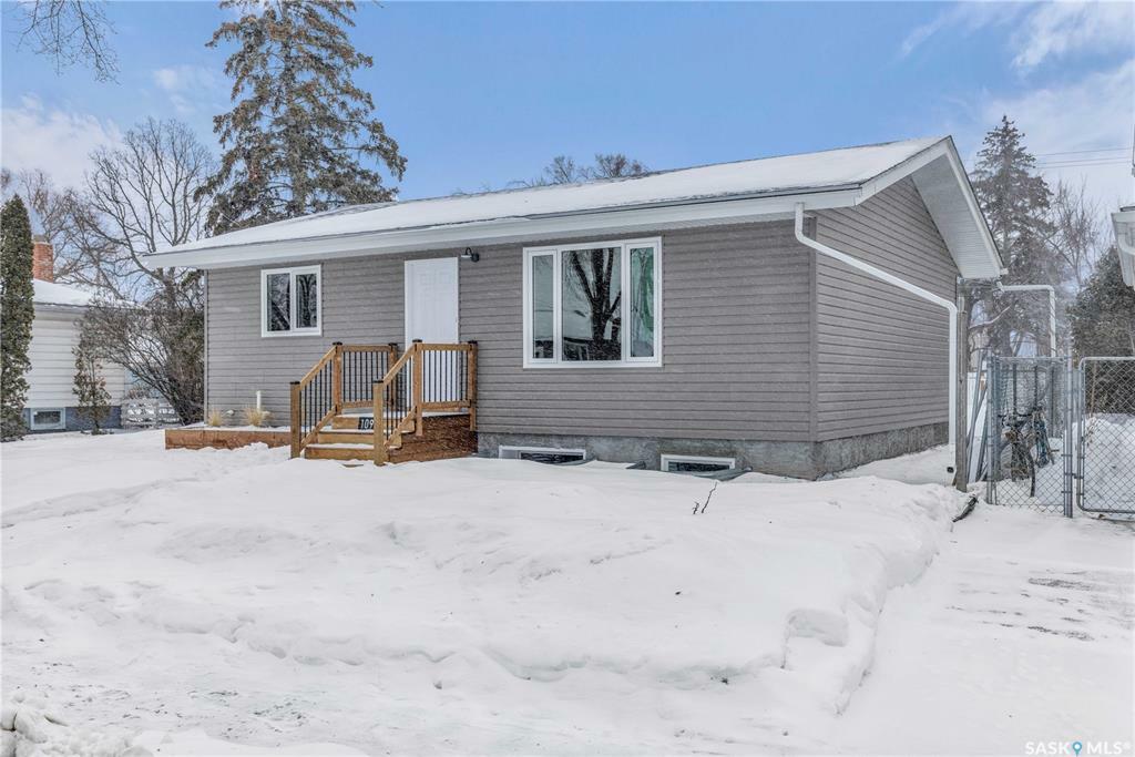 Property Photo:  109 106th Street W  SK S7N 1N4 