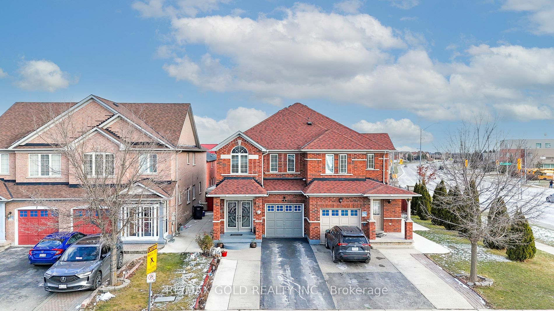 3 Hot Spring Rd  Brampton ON L6R 3H9 photo