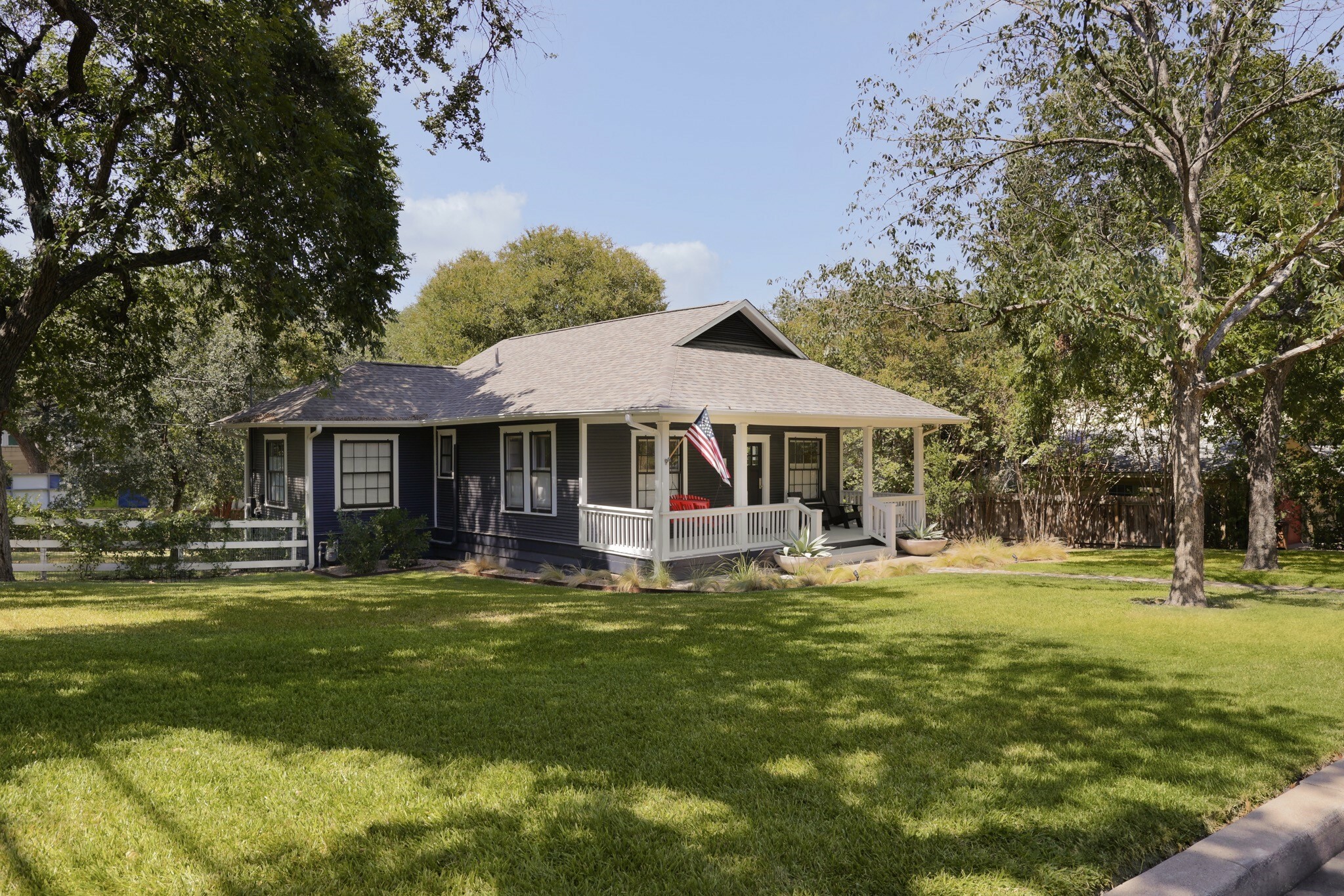 Property Photo:  1106 Newning Avenue  TX 78704 