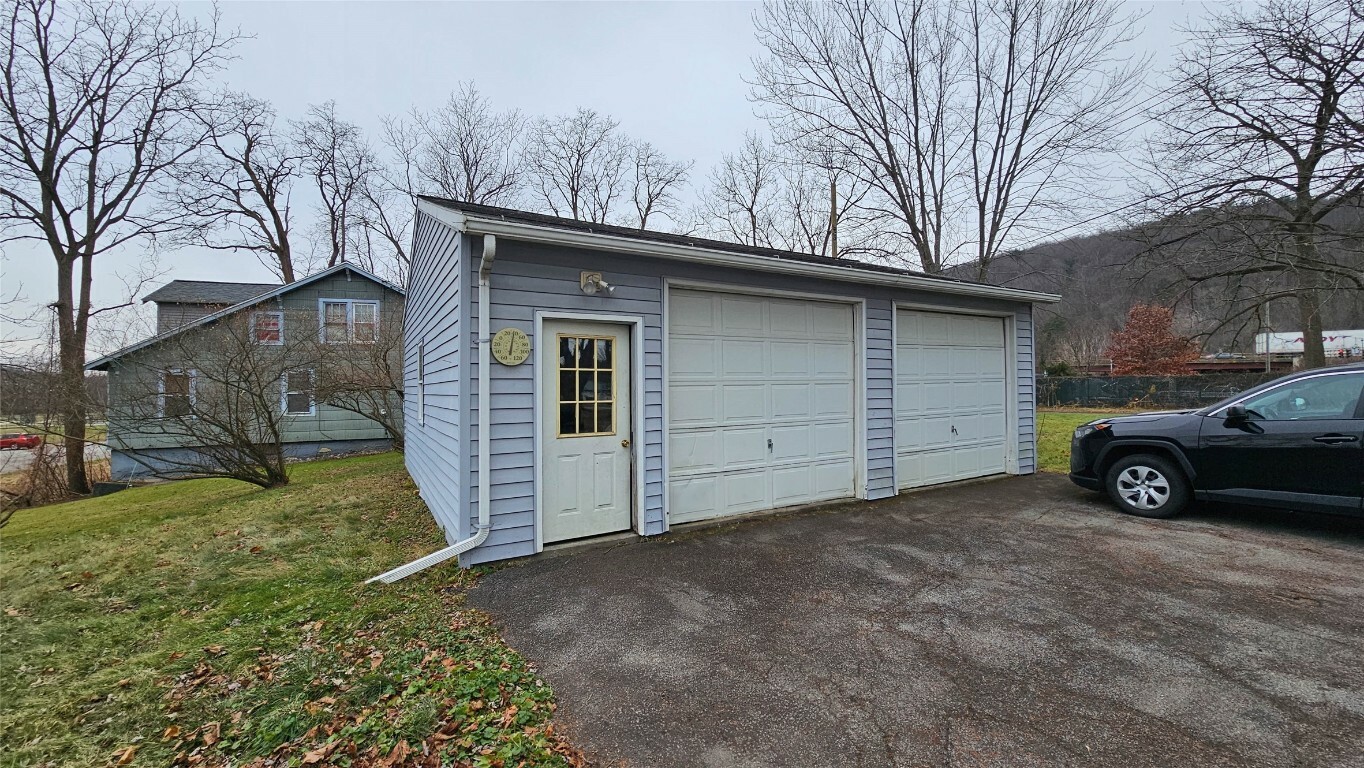 Property Photo:  1208 Upper Front Street  NY 13905 