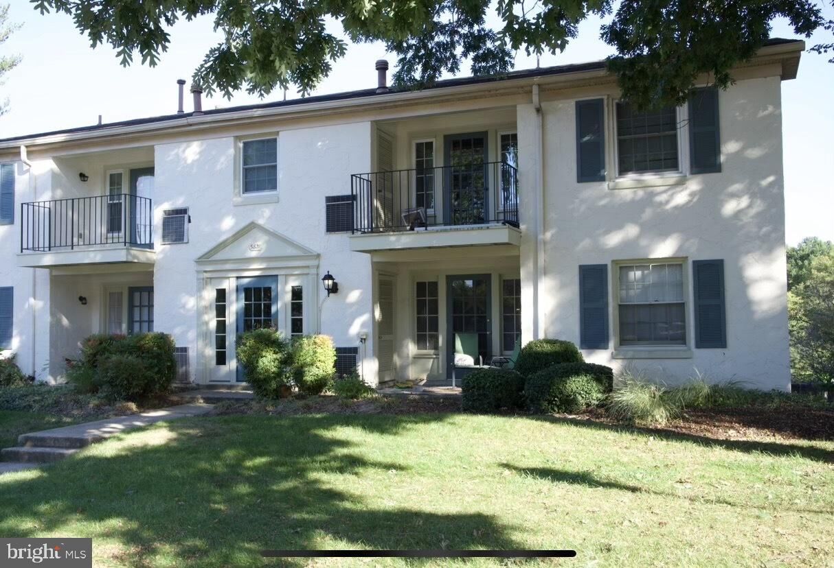 Property Photo:  5821 Rexford Drive H H-751  VA 22152 