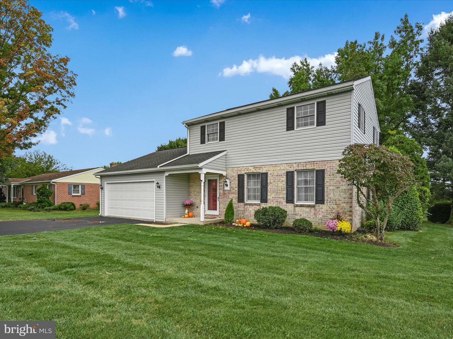 Property Photo:  275 Woodchuck Drive  PA 17522 