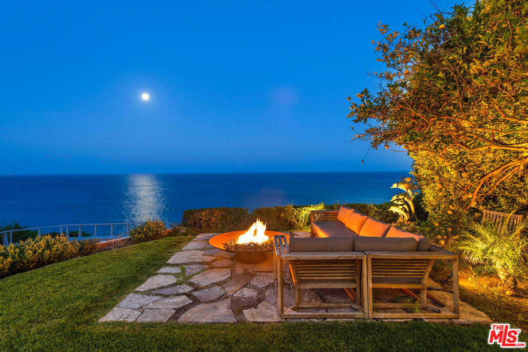 Property Photo: 29020 Cliffside Dr CA 90265