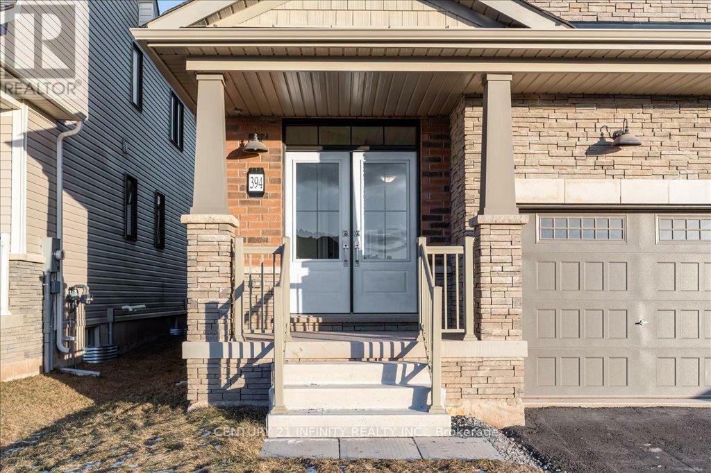 Property Photo:  394 Eastbridge Avenue  ON L3B 0M7 