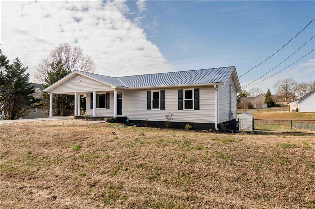 Property Photo:  1715 Cash Road SE  GA 30701 