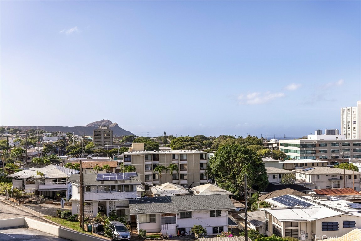 3350 Sierra Drive 305  Honolulu HI 96816 photo