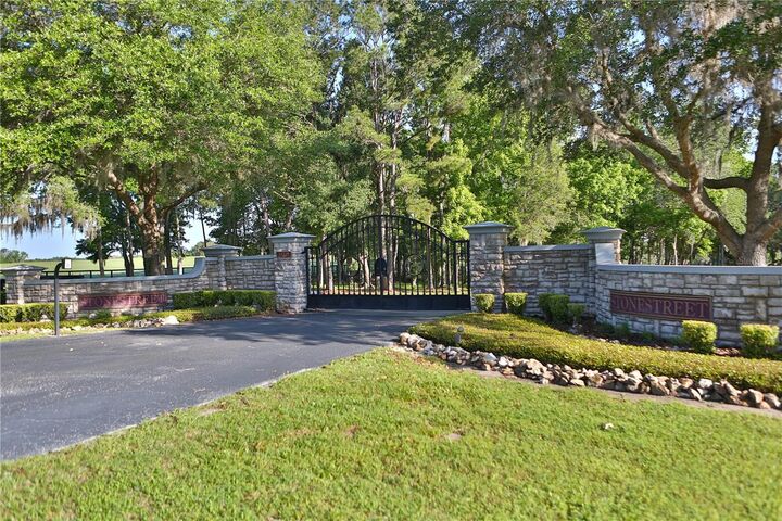 Property Photo: 13375 W Highway 318 FL 32696