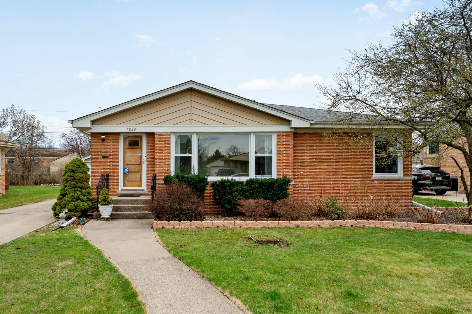 6829 W Oakton Court  Niles IL 60714 photo