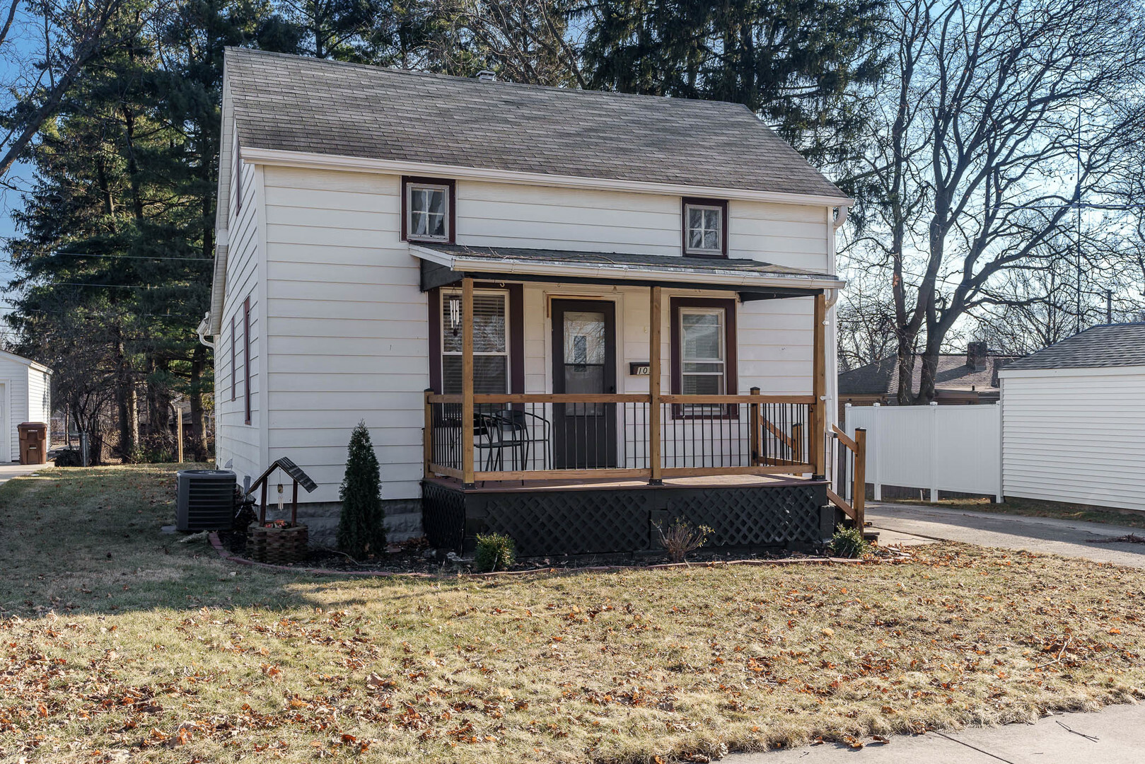 Property Photo:  1015 N 8th Street  IL 61068 