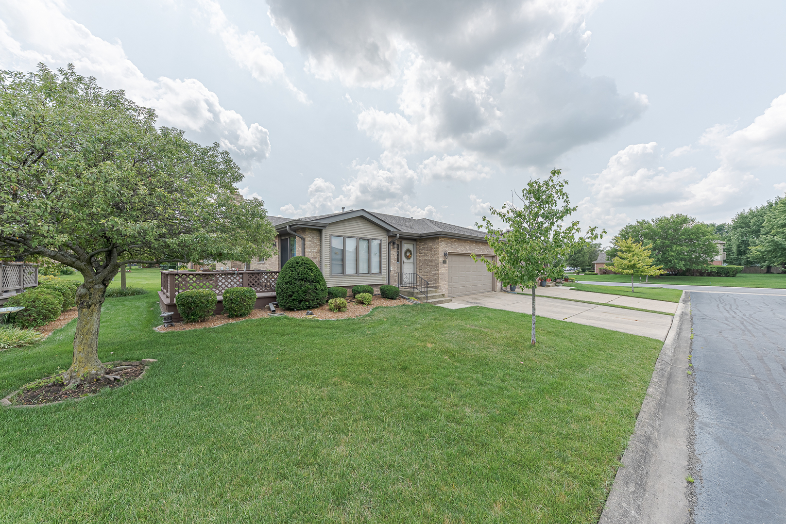 Property Photo:  1910 Foxwood Drive  IL 60451 