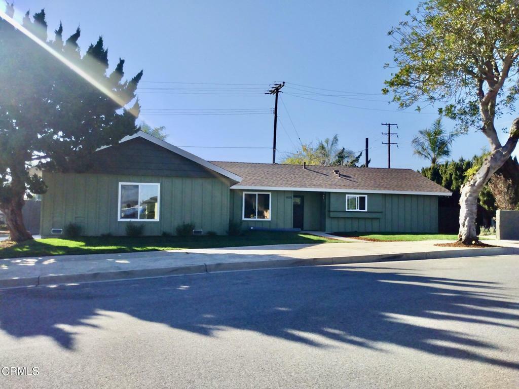 Property Photo:  405 Imperial Avenue  CA 93004 