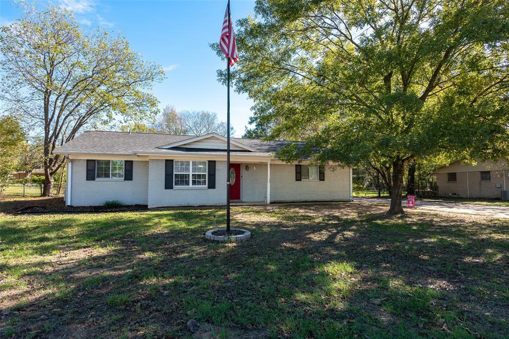 Property Photo: 1320 Holiday Drive TX 75482