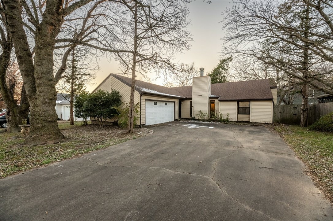 Property Photo:  2759 N Arroyo Avenue  AR 72703 