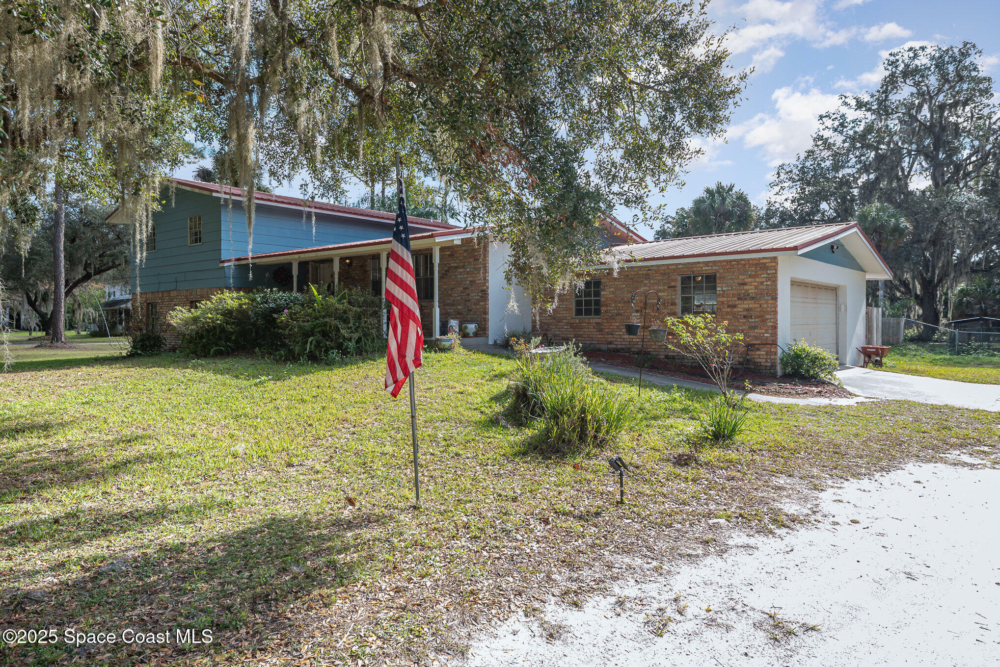 Property Photo: 4215 Burkholm Road FL 32754