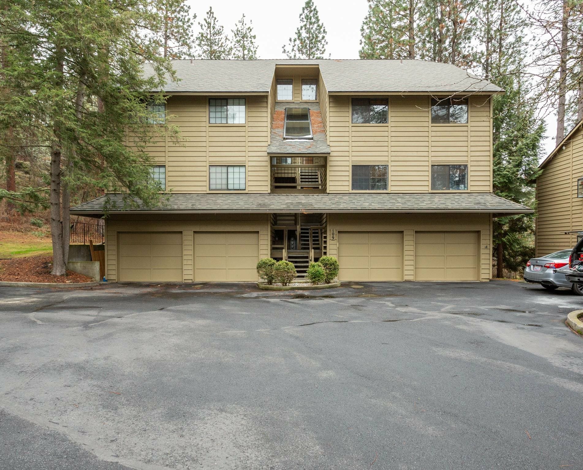 Property Photo:  109 S Neyland Ave 4  WA 99019 