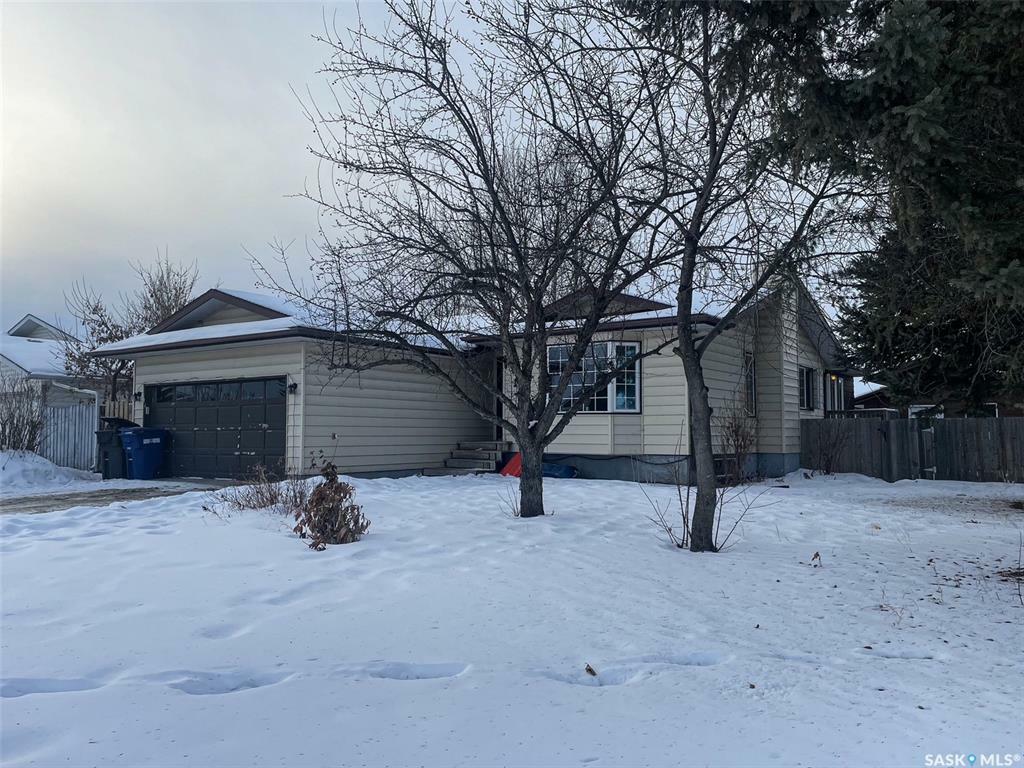 Property Photo:  11 Coupland Crescent  SK S9X 1B1 