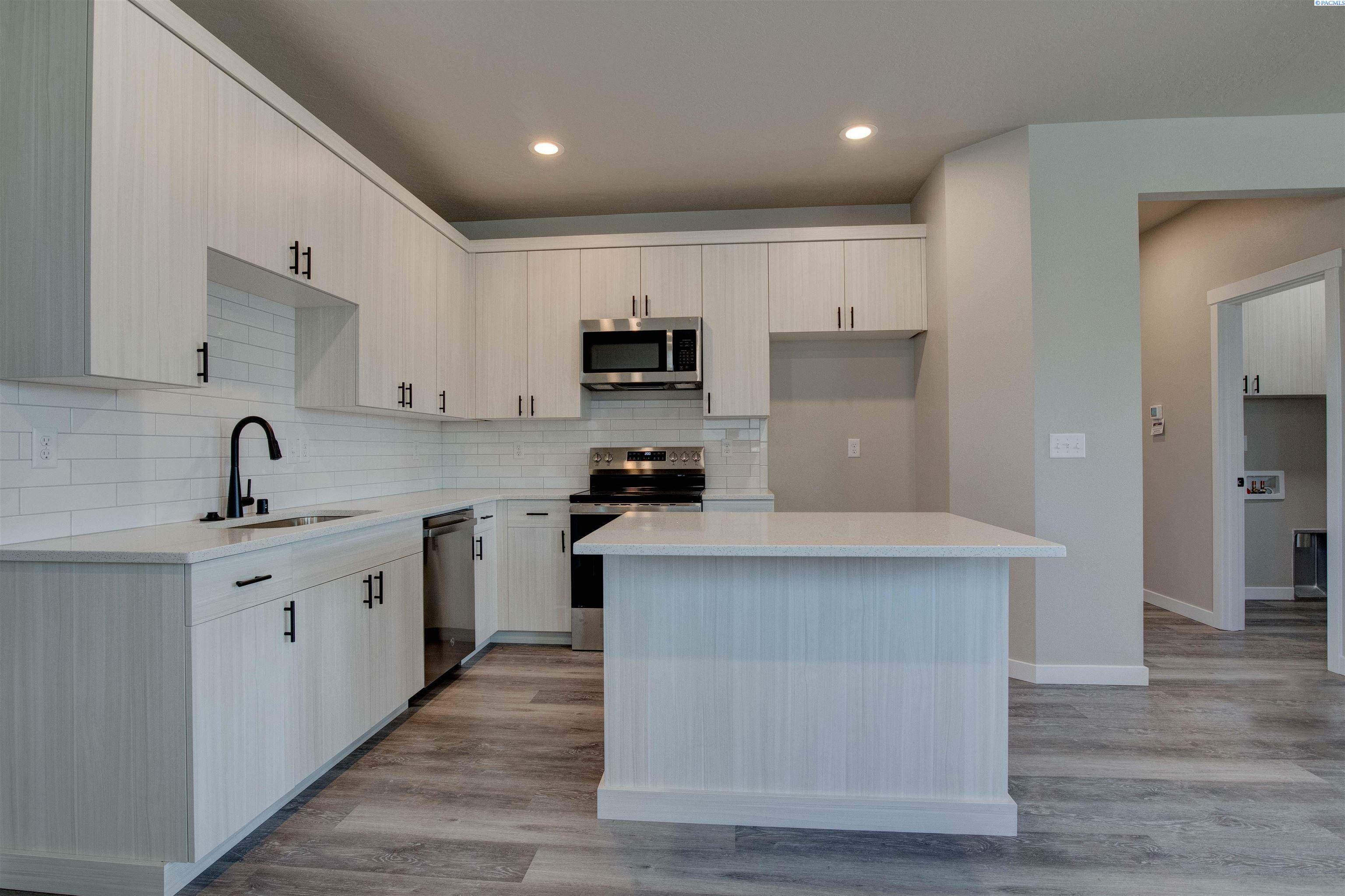 Property Photo: 3607 Stardust St. WA 99352