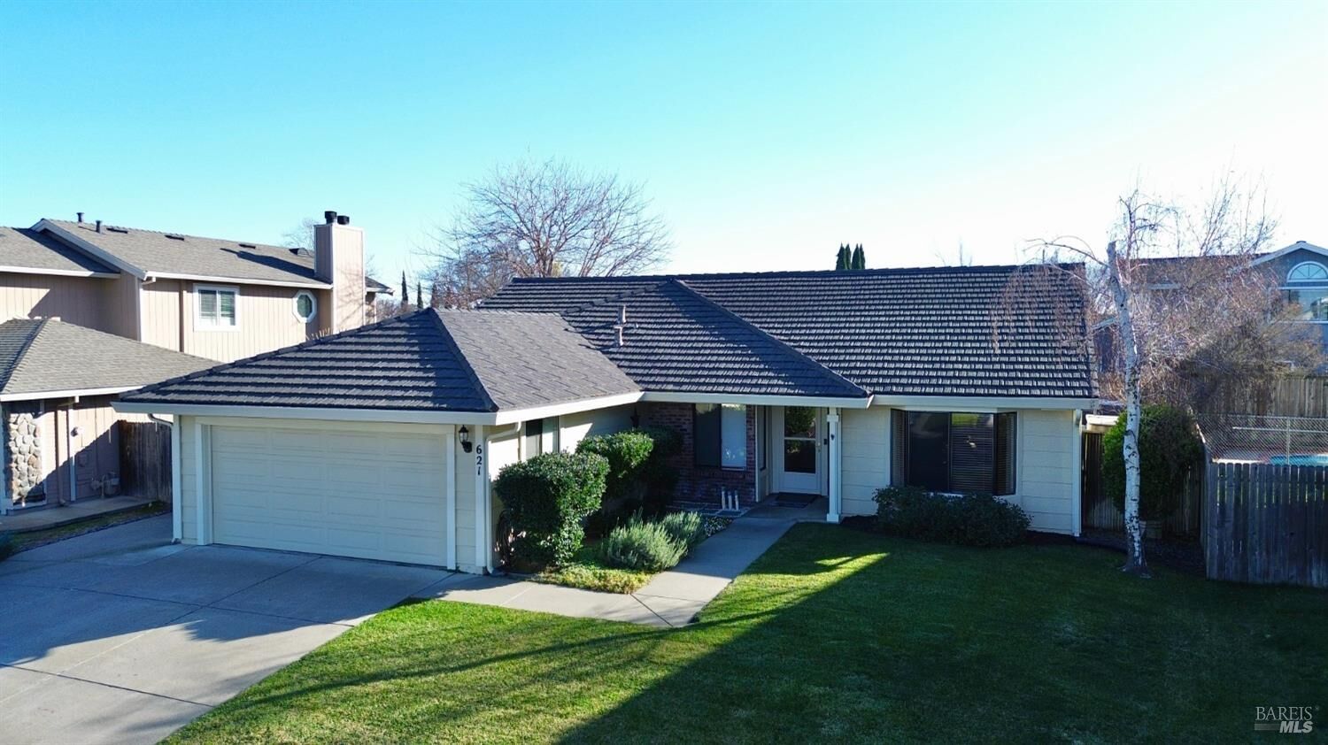 Property Photo:  621 Countryside Drive  CA 95687 