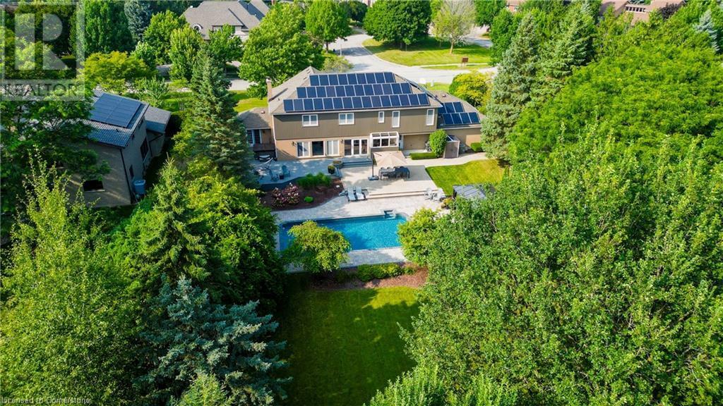 Photo de la propriété: 587 Manorwood Court ON N2K 3L7