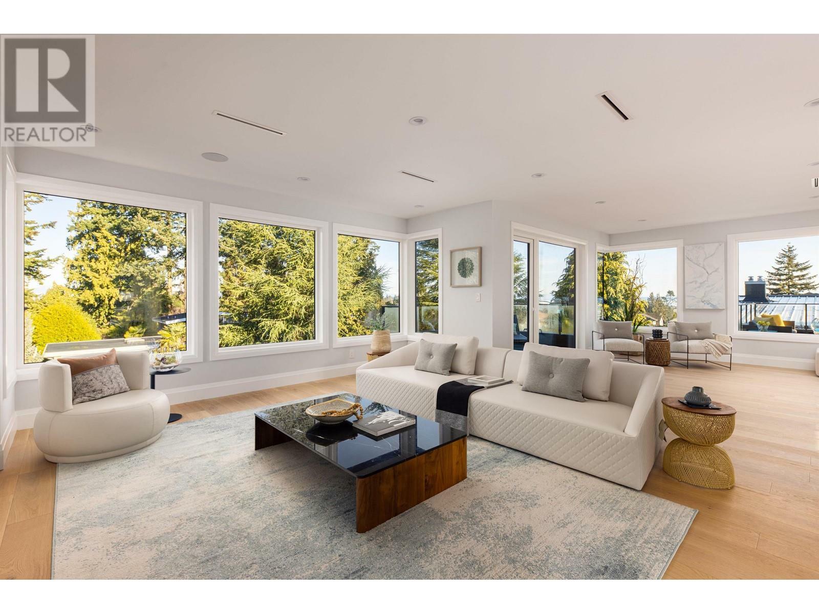 Property Photo: 5318 4A Avenue BC V4M 1H5