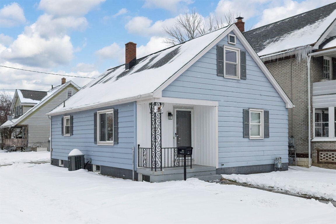 Property Photo:  2901 Perry Street  PA 16504 