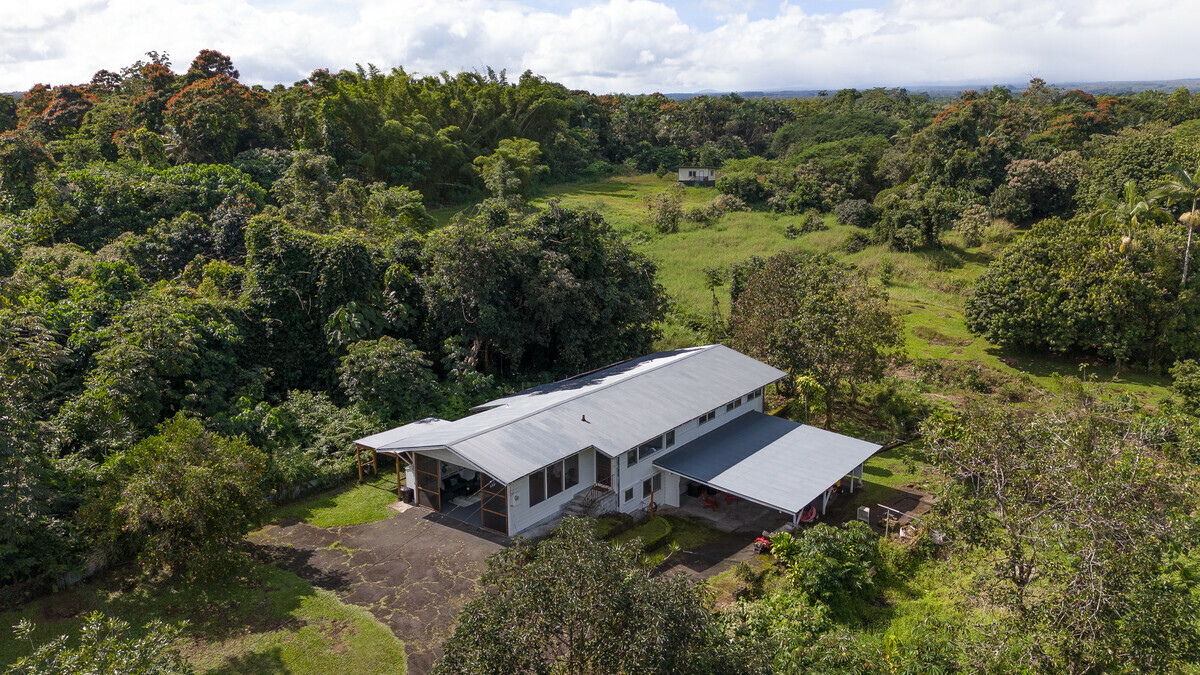 Property Photo: 28 Hale Manu Dr HI 96720