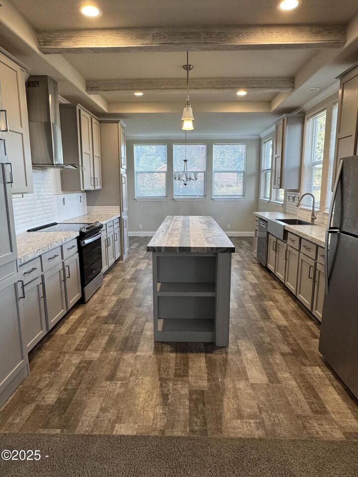 Property Photo: 37140 Resort Drive OR 97112