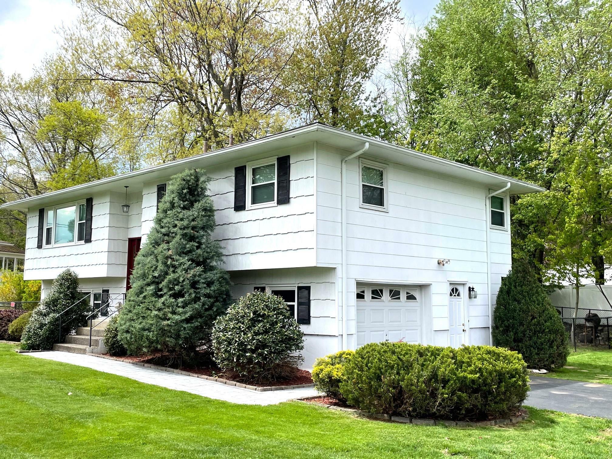 Property Photo:  19 Lilburn Drive  NY 10980 