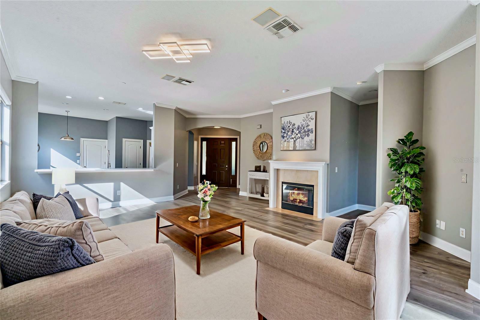 Property Photo:  10812 Woodchase Circle  FL 32836 