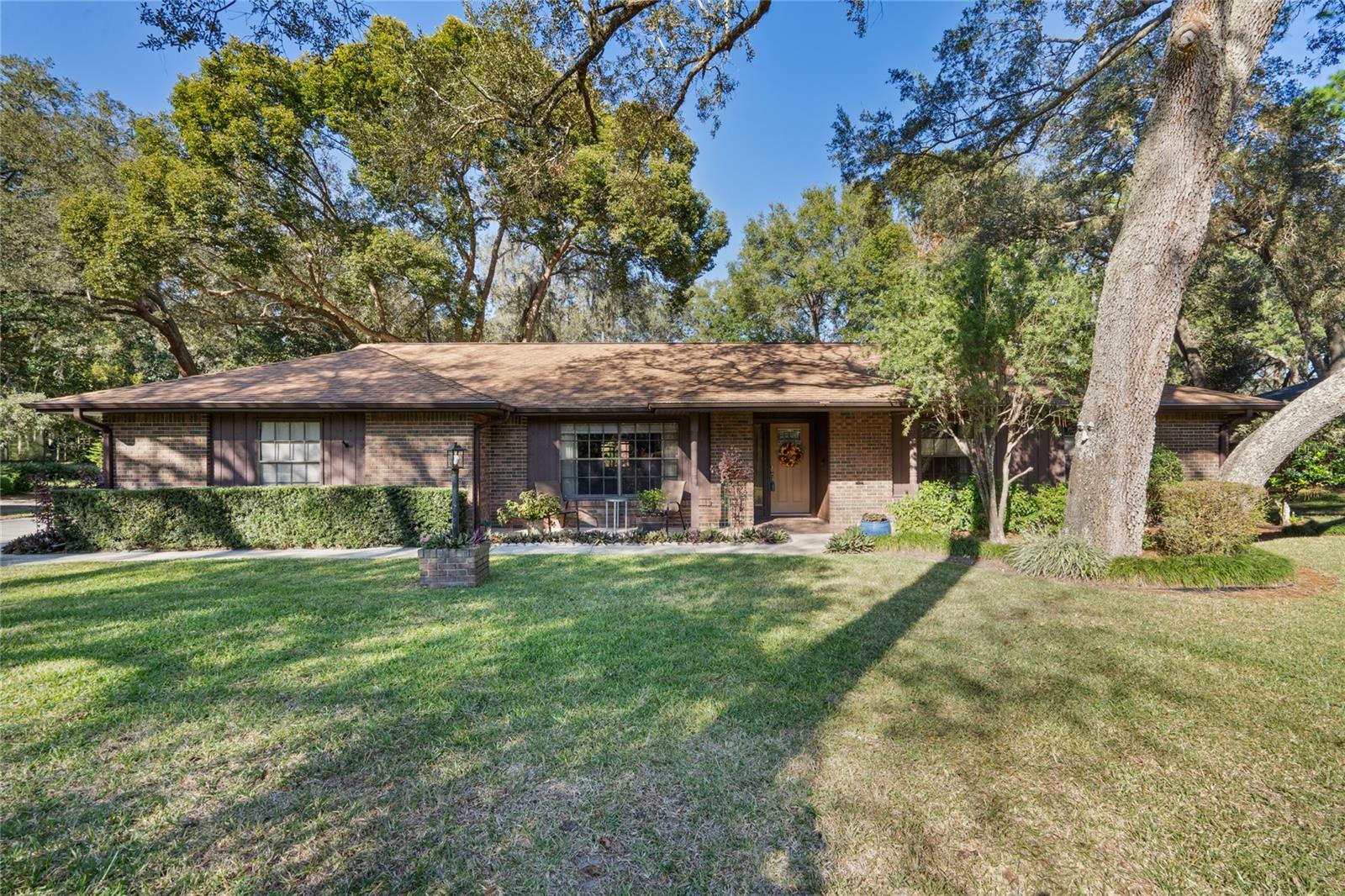 Property Photo:  951 Torchwood Drive  FL 32724 