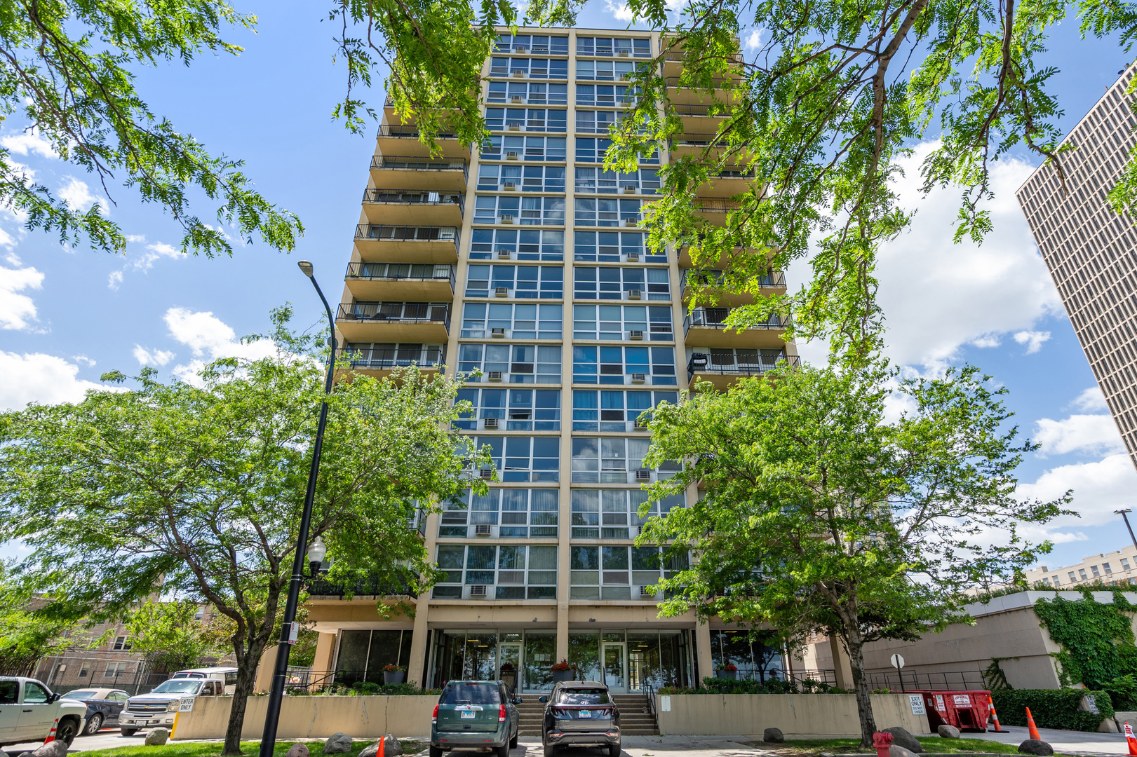 Property Photo:  6730 S South Shore Drive 1304  IL 60649 