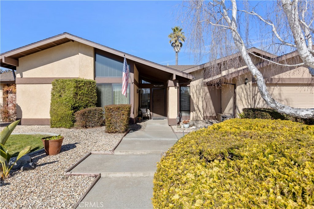 Property Photo:  1567 Oak Knoll Rd.  CA 93455 