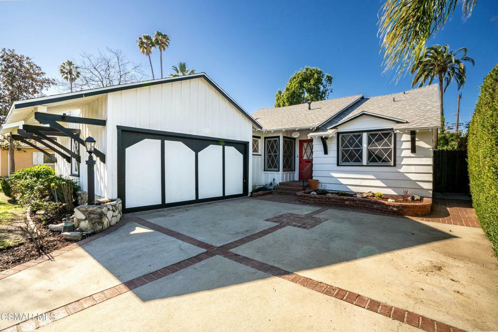 Property Photo:  5423 Saloma Avenue  CA 91411 